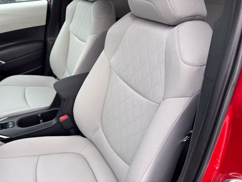 Certified 2023 Toyota Corolla Cross LE image 19