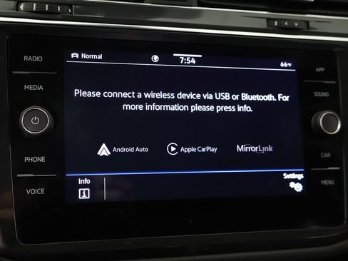 Used 2023 Volkswagen Tiguan SE AWD/4WD image 46