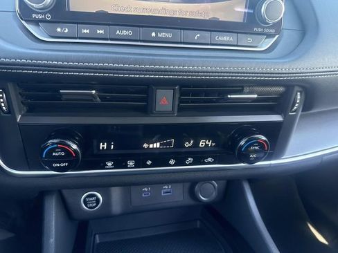 Used 2023 Nissan Rogue SV FWD image 23