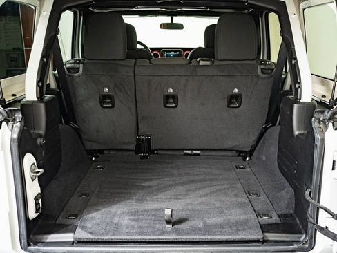 Used 2021 Jeep Wrangler Unlimited Rubicon image 16