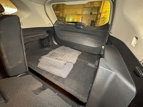 Used 2018 Nissan Rogue SV image 12