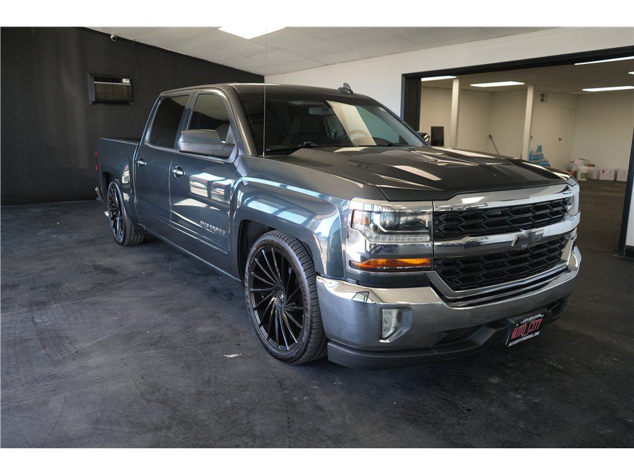 Used 2017 Chevrolet Silverado 1500 LT w/ All Star Edition RWD image 9