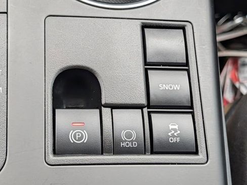 Used 2023 Toyota Highlander XSE image 18