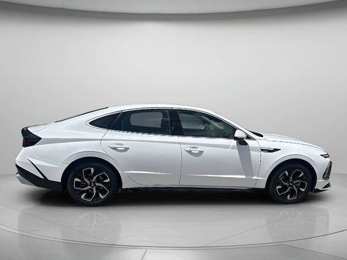 Used 2025 Hyundai Sonata SEL FWD image 8