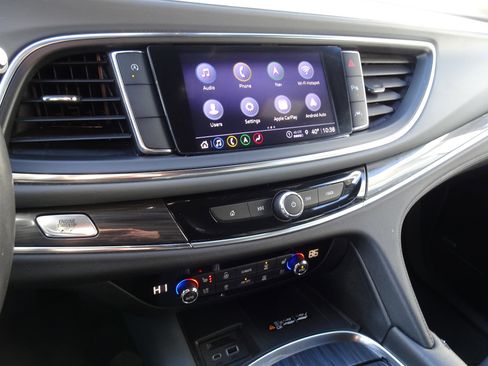 Used 2024 Buick Enclave Premium image 19