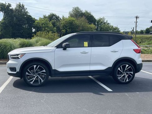 Used 2020 Volvo XC40 T5 R-Design w/ Protection Package Premier AWD/4WD image 4