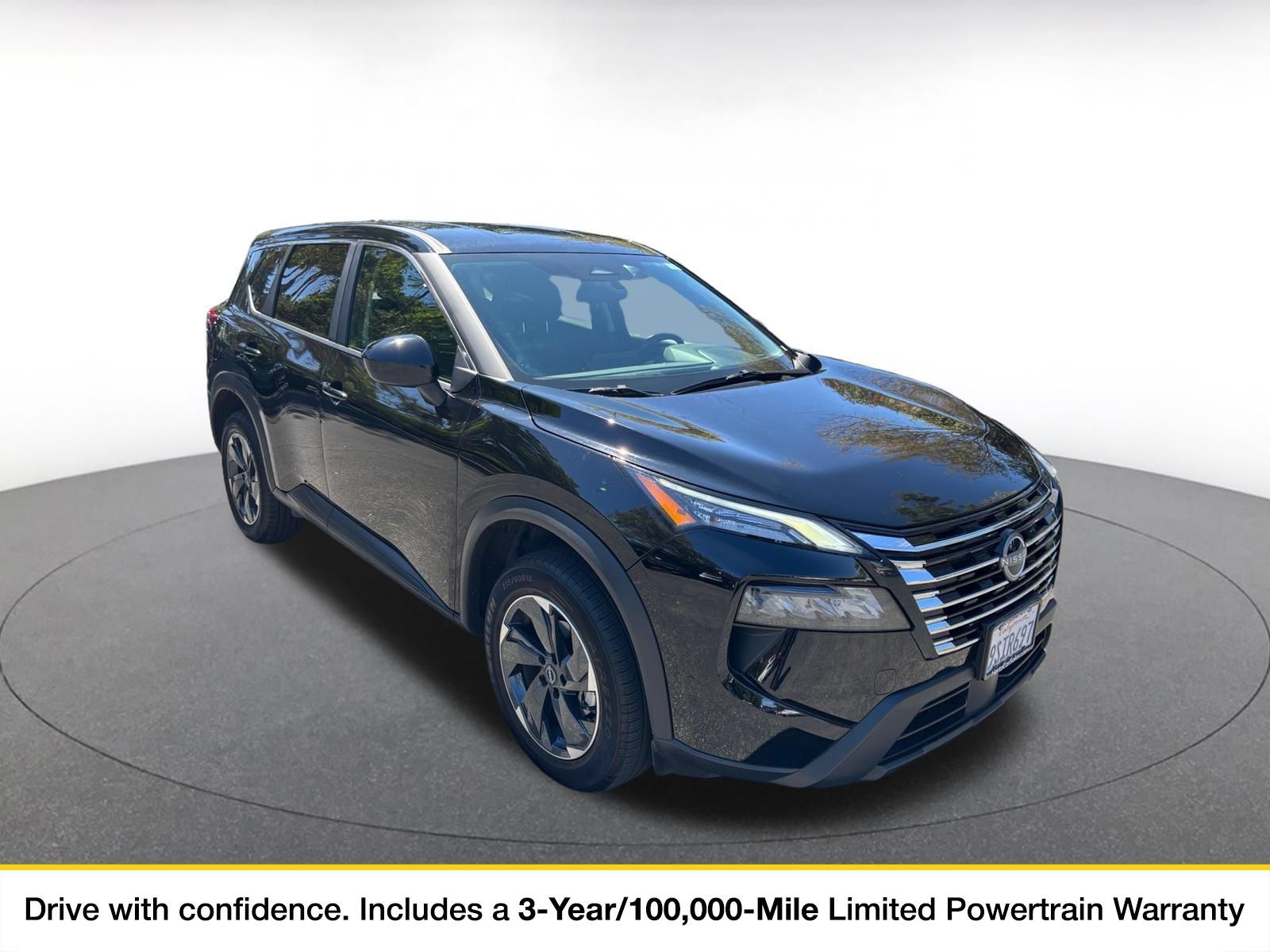 Used 2025 Nissan Rogue SV AWD/4WD image 1