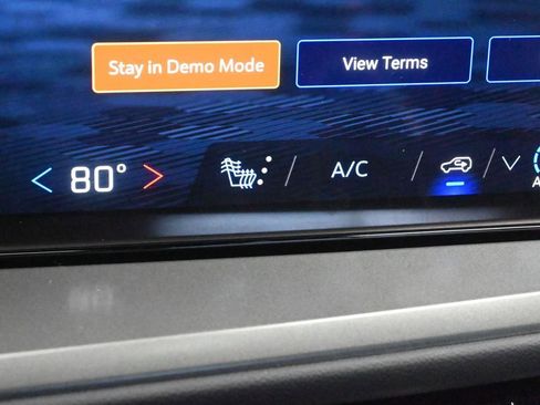 New 2026 Chevrolet Traverse LT image 23