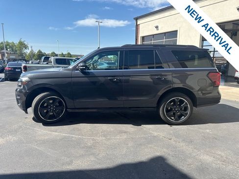 Used 2024 Ford Expedition Limited AWD/4WD image 4