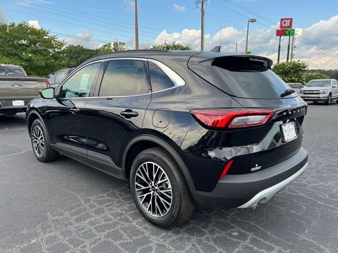 New 2026 Ford Escape SE w/ PHEV Premium Package FWD image 5