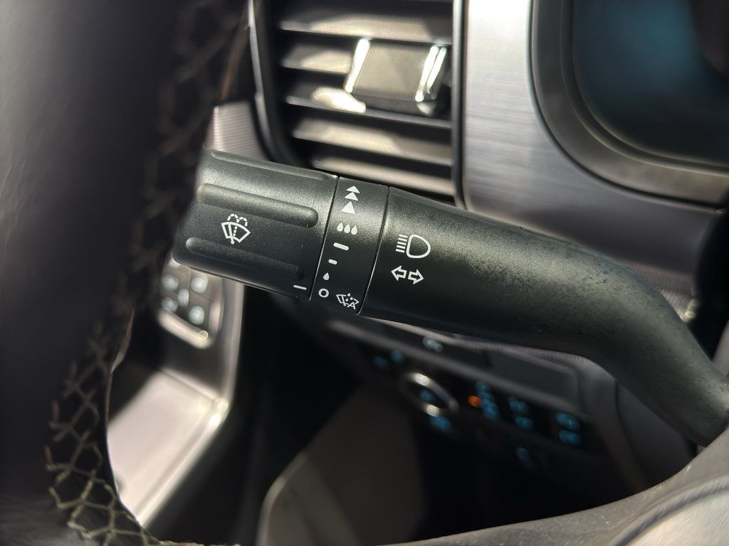 Used 2025 Ford F150 Lariat AWD/4WD image 26
