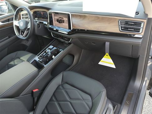 New 2026 Volkswagen Atlas SE image 19