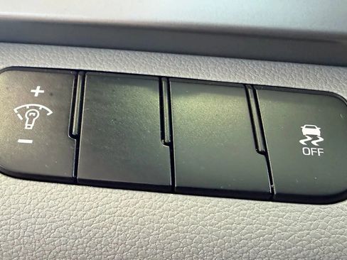 Used 2017 Hyundai Elantra SE image 15