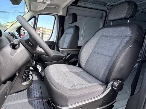 Used 2025 RAM ProMaster 3500 w/ Convenience Group image 17