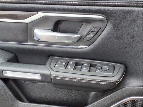 Used 2025 RAM 1500 Laramie AWD/4WD image 17