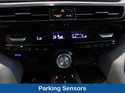 Used 2023 Acura MDX SH-AWD w/ Advance Package image 9