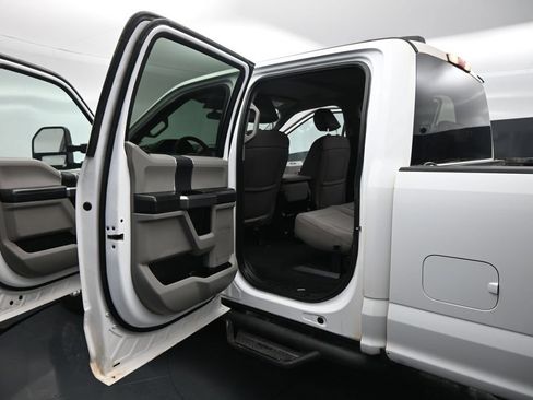 Used 2021 Ford F250 XLT w/ XLT Value Package AWD/4WD image 17
