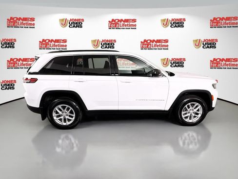 Used 2025 Jeep Grand Cherokee Laredo X AWD/4WD image 18