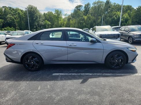 New 2026 Hyundai Elantra SEL FWD image 8