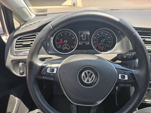 Used 2018 Volkswagen Golf SE FWD image 13
