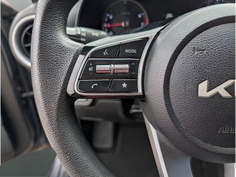 Used 2024 Kia Forte LX image 18