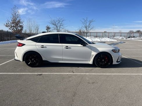 Used 2024 Honda Civic Type R image 10