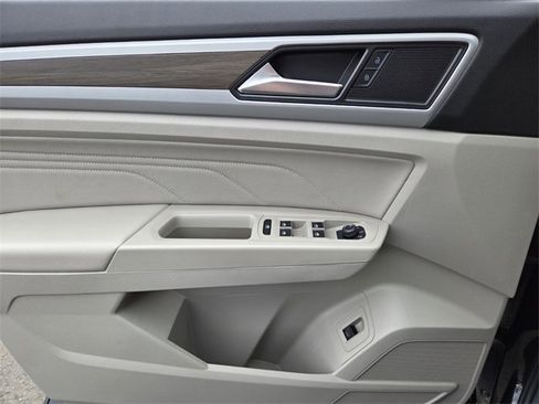 Used 2023 Volkswagen Atlas SEL image 16