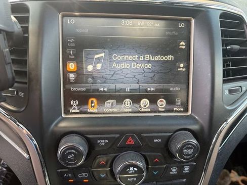 Used 2017 Jeep Grand Cherokee Limited AWD/4WD image 17