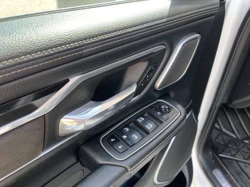 Used 2022 RAM 1500 Laramie w/ Night Edition AWD/4WD image 7