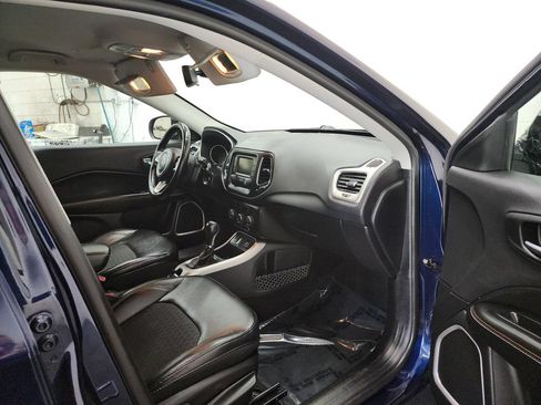 Used 2018 Jeep Compass Latitude FWD image 31