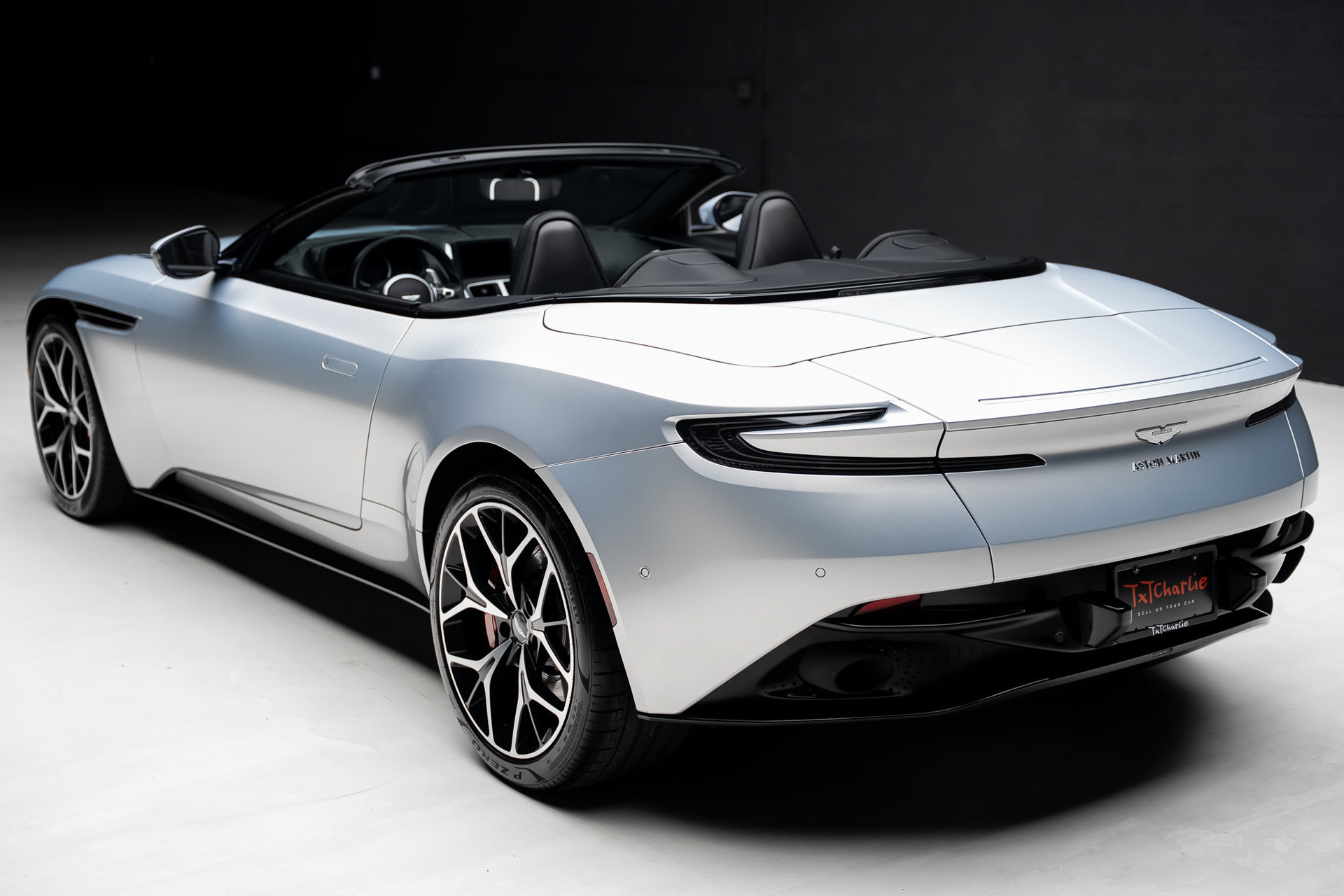 Used 2019 Aston Martin DB11 Volante RWD image 25