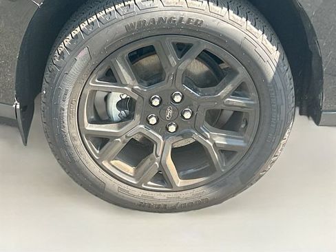 Used 2025 Ford Maverick XLT w/ Black Appearance Package AWD/4WD image 35