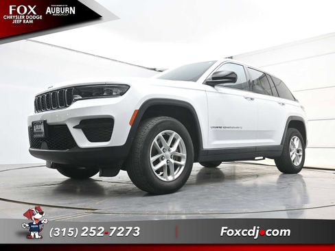 Used 2023 Jeep Grand Cherokee Laredo w/ Luxury Tech Group I AWD/4WD image 19