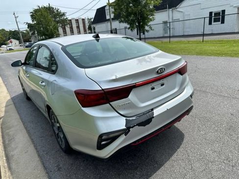 Used 2021 Kia Forte LXS FWD image 14