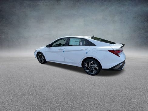 Used 2025 Hyundai Elantra Sport image 16