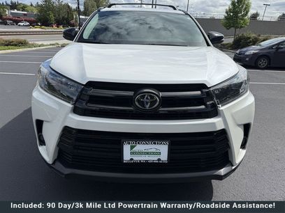 Used 2019 Toyota Highlander SE