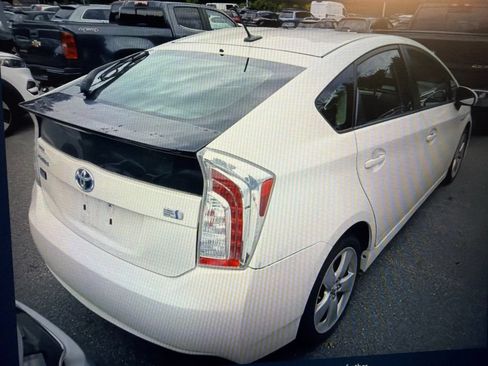 Used 2013 Toyota Prius Persona Series FWD image 3