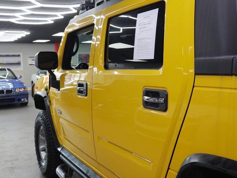 Used 2005 HUMMER H2 SUT w/ Preferred Equipment Group image 8