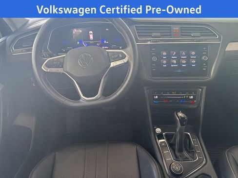Used 2024 Volkswagen Tiguan SE image 19