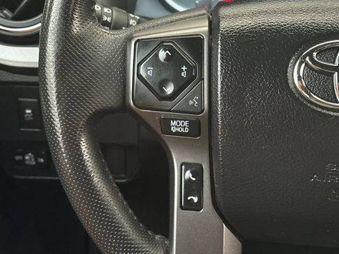 Used 2021 Toyota Tacoma TRD Off-Road AWD/4WD image 33