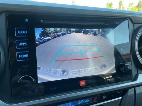 Used 2018 Toyota Tacoma Limited AWD/4WD image 16