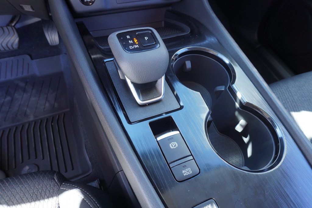Certified 2026 Nissan Rogue SV FWD image 18