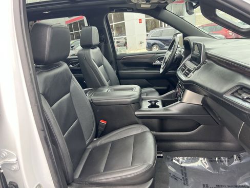 Used 2023 Chevrolet Tahoe Z71 w/ Luxury Package image 28