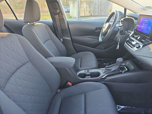 Used 2024 Toyota Corolla LE image 11