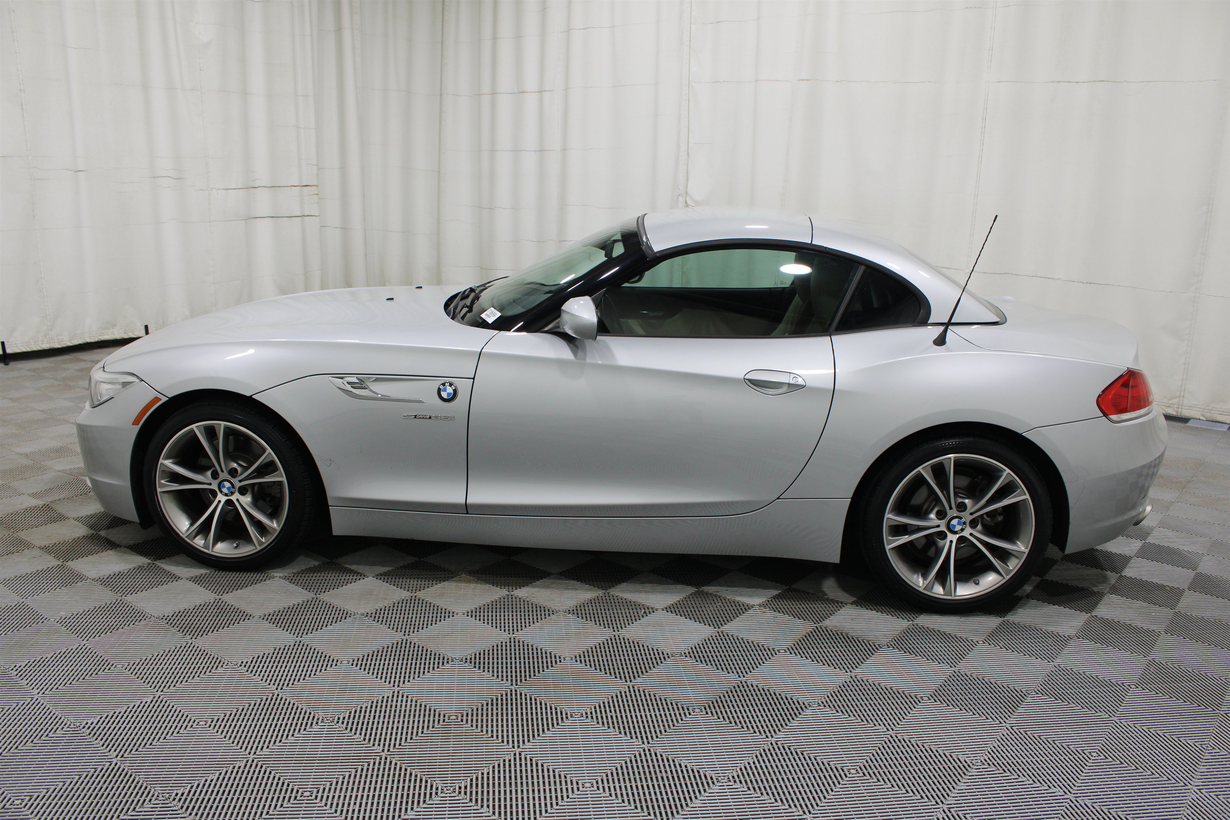 Used 2016 BMW Z4 sDrive35i RWD image 24