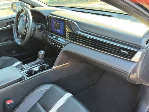Used 2025 Toyota Camry SE w/ Convenience Package FWD image 17