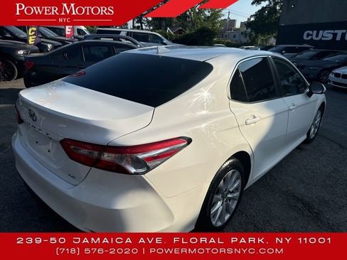 Used 2019 Toyota Camry L image 5