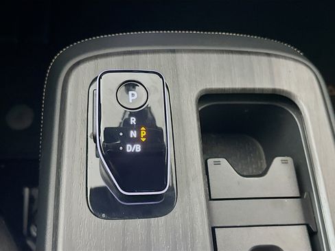 Used 2023 Nissan Ariya FWD image 25