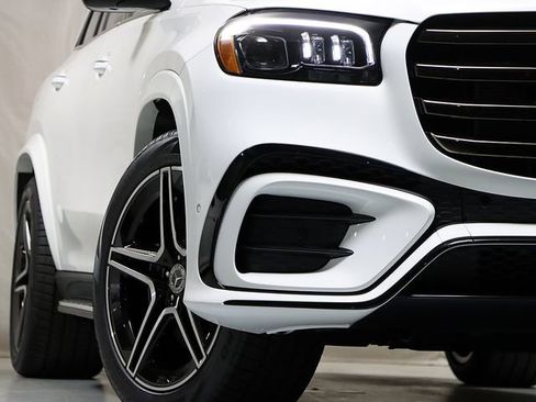 Certified 2026 Mercedes-Benz GLS 450 4MATIC image 4