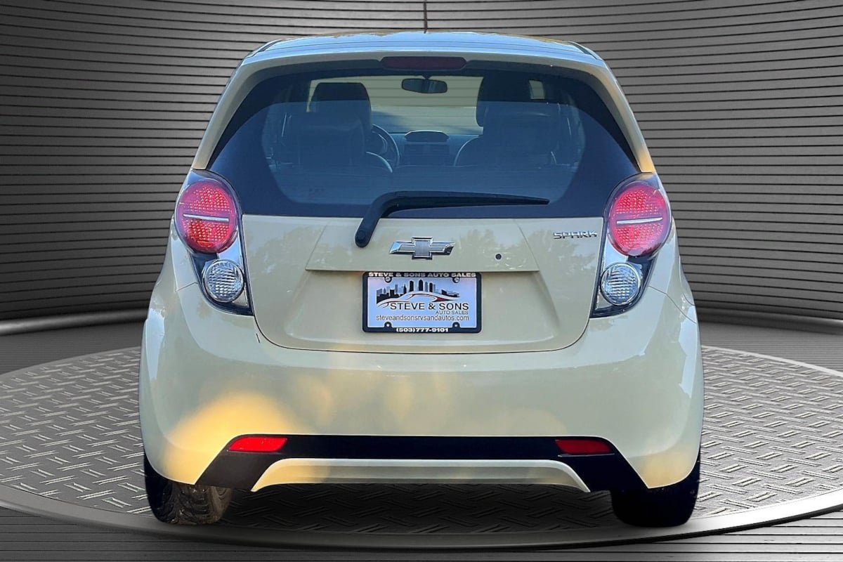 Used 2014 Chevrolet Spark LT FWD image 5